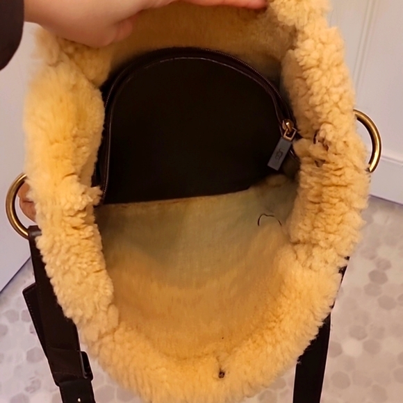 UGG shearling and leather crossbody - Picture 6 of 12